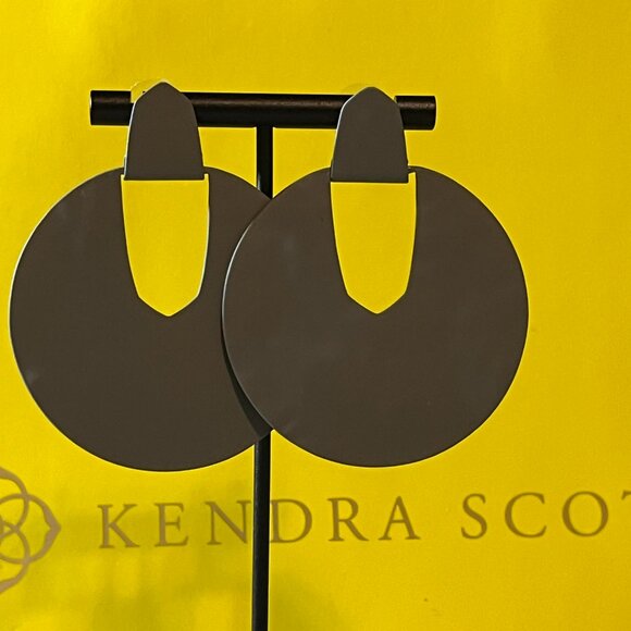 KENDRA SCOTT Diane Grey Matte Statement Earrings Hammered Metal-Retired - Picture 2 of 8
